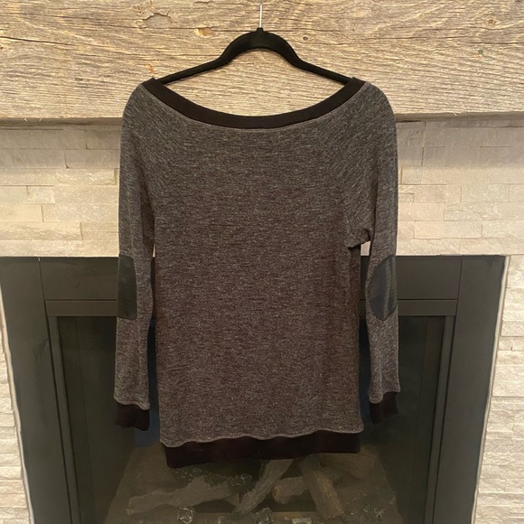 Tobi leather patch sweater shirt - Picture 4 of 5